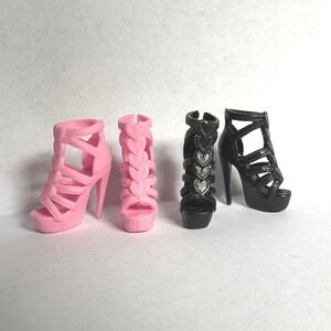 Barbie Y2K Style Platform Strappy Heart Heels Black &‎ Pink Set of 2